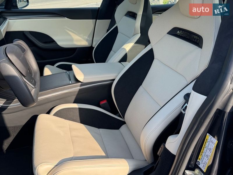 Лифтбек Tesla Model S 2024 в Киеве