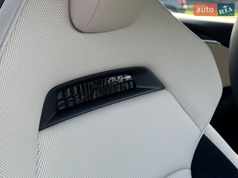 Лифтбек Tesla Model S 2024 в Киеве