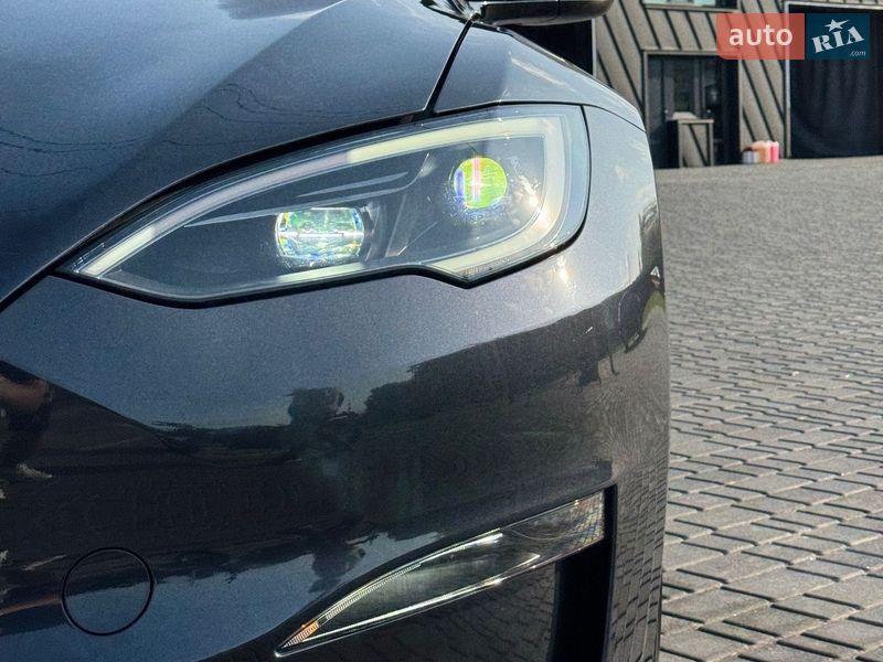Лифтбек Tesla Model S 2024 в Киеве