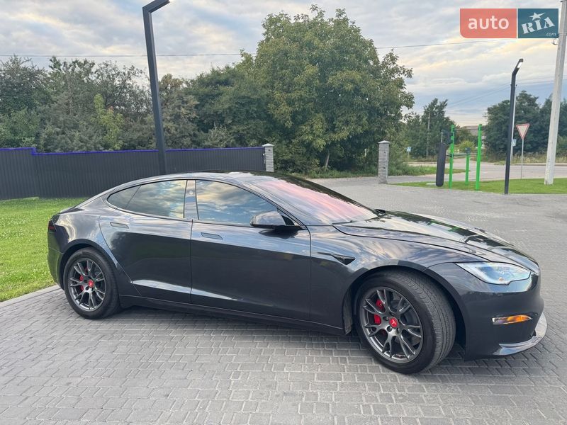 Лифтбек Tesla Model S 2024 в Киеве