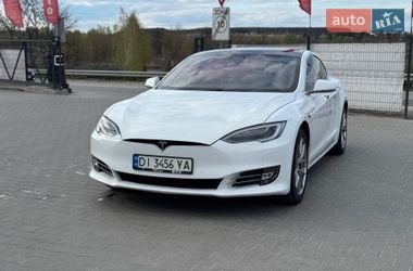 Лифтбек Tesla Model S 2016 в Буче