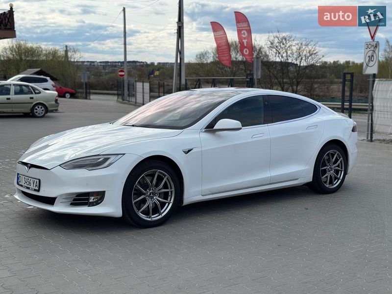 Лифтбек Tesla Model S 2016 в Буче