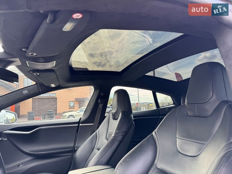 Лифтбек Tesla Model S 2016 в Буче