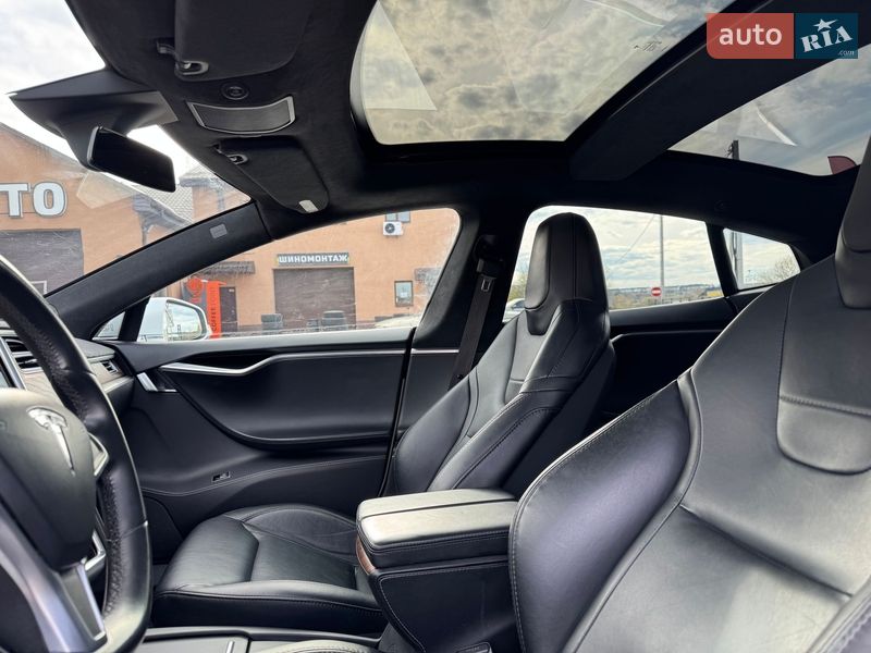 Лифтбек Tesla Model S 2016 в Буче