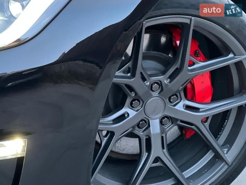 Лифтбек Tesla Model S 2023 в Киеве