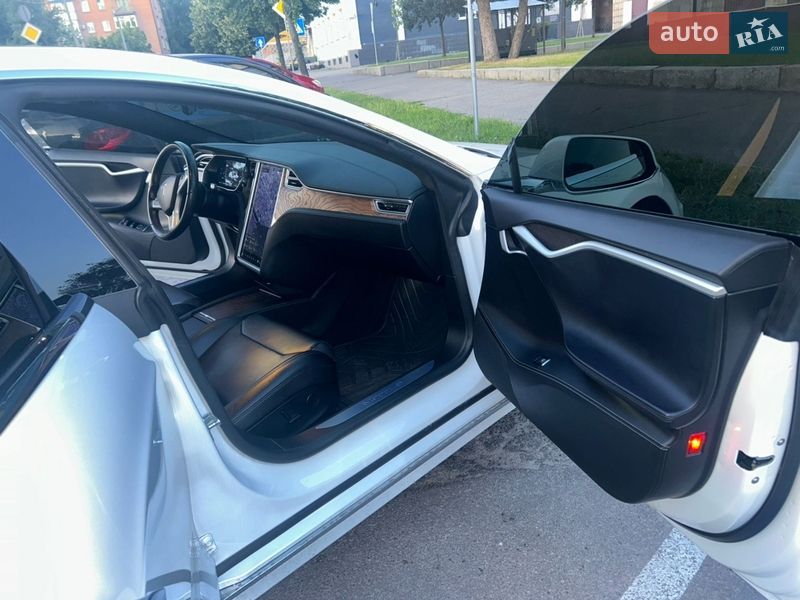 Ліфтбек Tesla Model S 2017 в Білій Церкві фото 10 Ліфтбек Tesla Model S 2017 в Білій Церкві