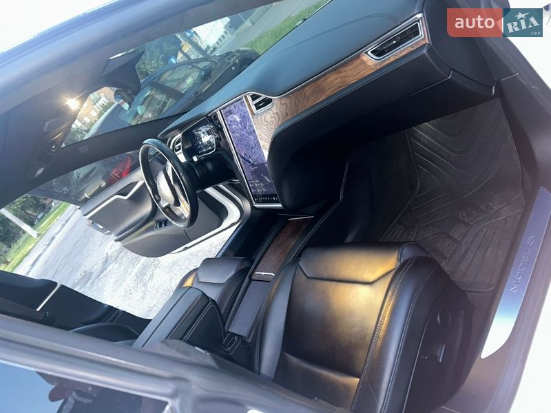 Ліфтбек Tesla Model S 2017 в Білій Церкві фото 15 Ліфтбек Tesla Model S 2017 в Білій Церкві