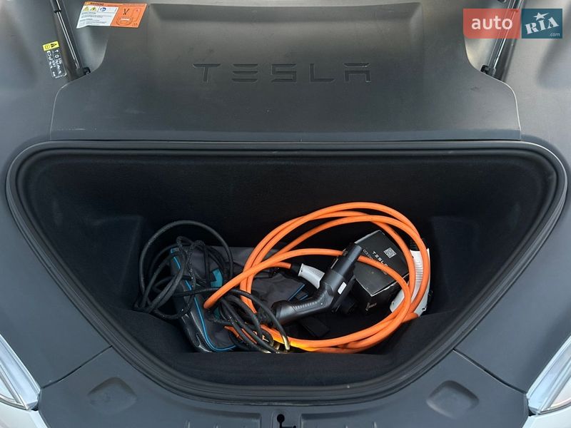 Ліфтбек Tesla Model S 2017 в Білій Церкві фото 24 Ліфтбек Tesla Model S 2017 в Білій Церкві