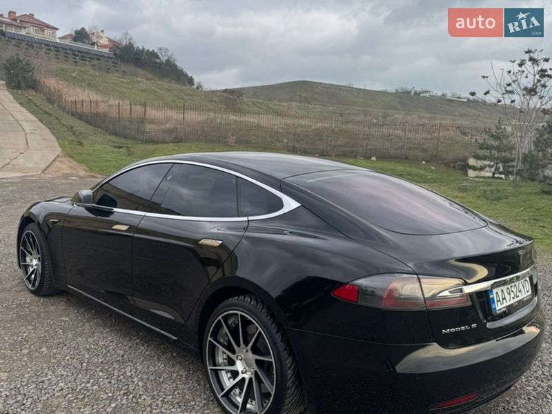 Ліфтбек Tesla Model S 2018 в Одесі