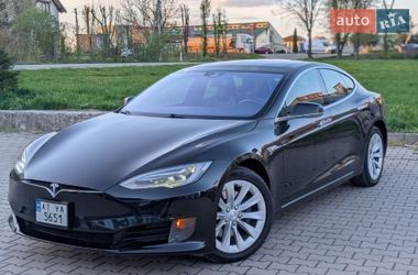 Лифтбек Tesla Model S 2016 в Ивано-Франковске