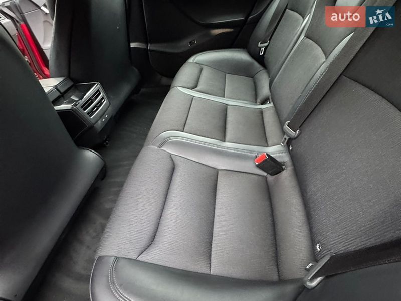 Лифтбек Tesla Model S 2018 в Киеве