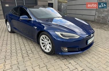 Ліфтбек Tesla Model S 2017 в Івано-Франківську