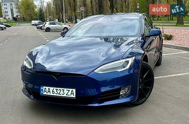 Лифтбек Tesla Model S 2017 в Киеве
