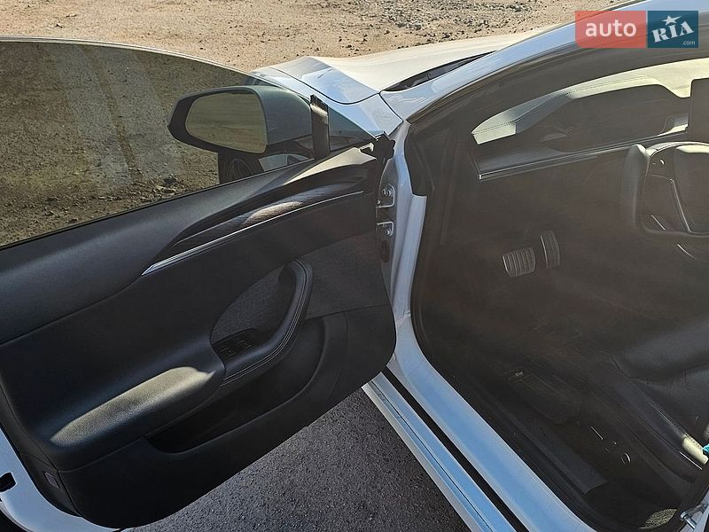 Лифтбек Tesla Model S 2022 в Чернигове фото 18 Лифтбек Tesla Model S 2022 в Чернигове