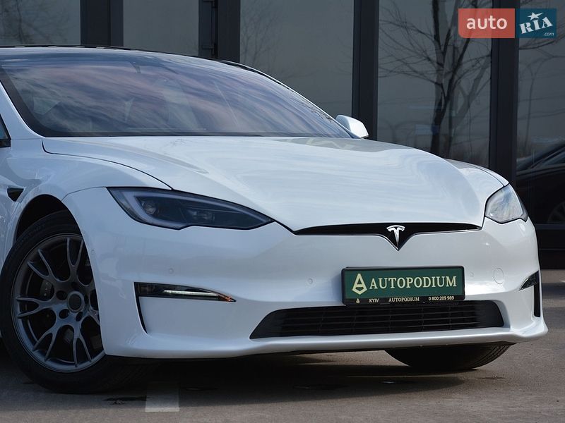 Лифтбек Tesla Model S 2022 в Киеве