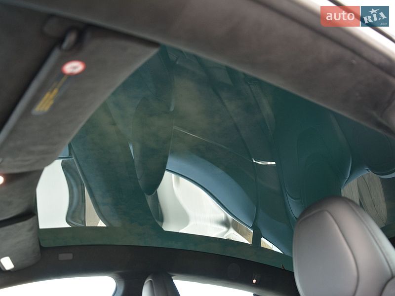 Лифтбек Tesla Model S 2022 в Киеве