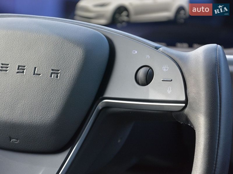 Лифтбек Tesla Model S 2022 в Киеве