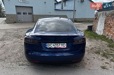 Ліфтбек Tesla Model S 2016 в Львові