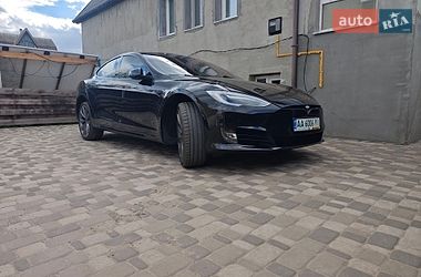 Лифтбек Tesla Model S 2016 в Киеве