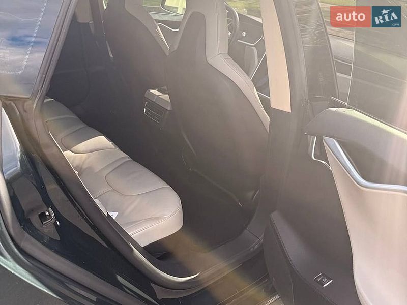 Лифтбек Tesla Model S 2012 в Львове