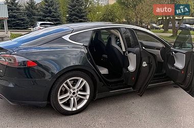 Лифтбек Tesla Model S 2012 в Львове