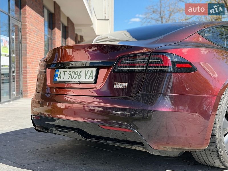 Лифтбек Tesla Model S 2021 в Ивано-Франковске