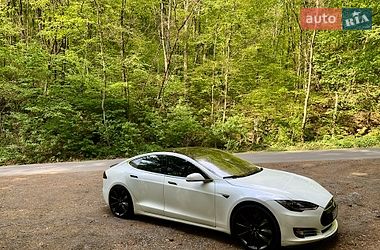 Лифтбек Tesla Model S 2015 в Мукачево