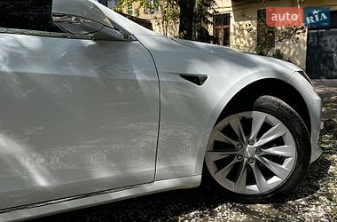 Лифтбек Tesla Model S 2018 в Львове