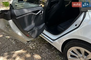 Лифтбек Tesla Model S 2018 в Львове