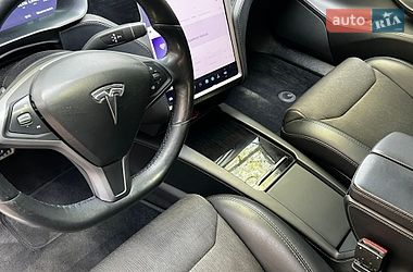 Лифтбек Tesla Model S 2018 в Львове