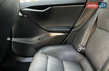 Лифтбек Tesla Model S 2018 в Львове
