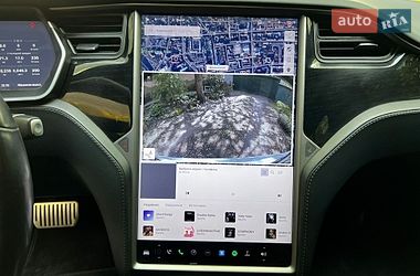 Лифтбек Tesla Model S 2018 в Львове
