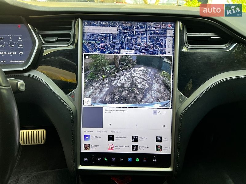 Лифтбек Tesla Model S 2018 в Львове