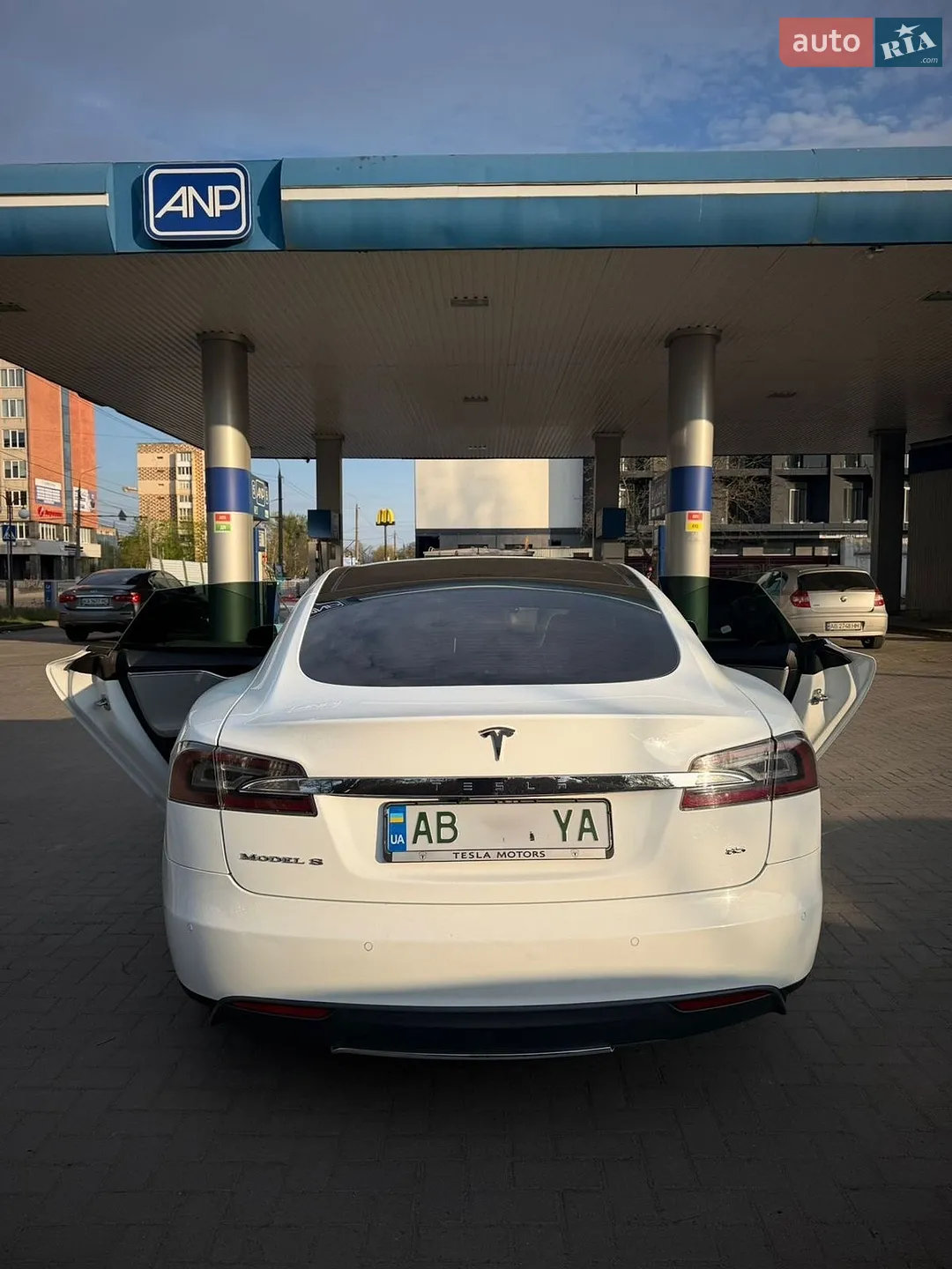 2014 Tesla Model S - мініатюра 5