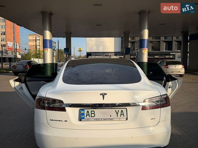 Ліфтбек Tesla Model S 2014 в Вінниці