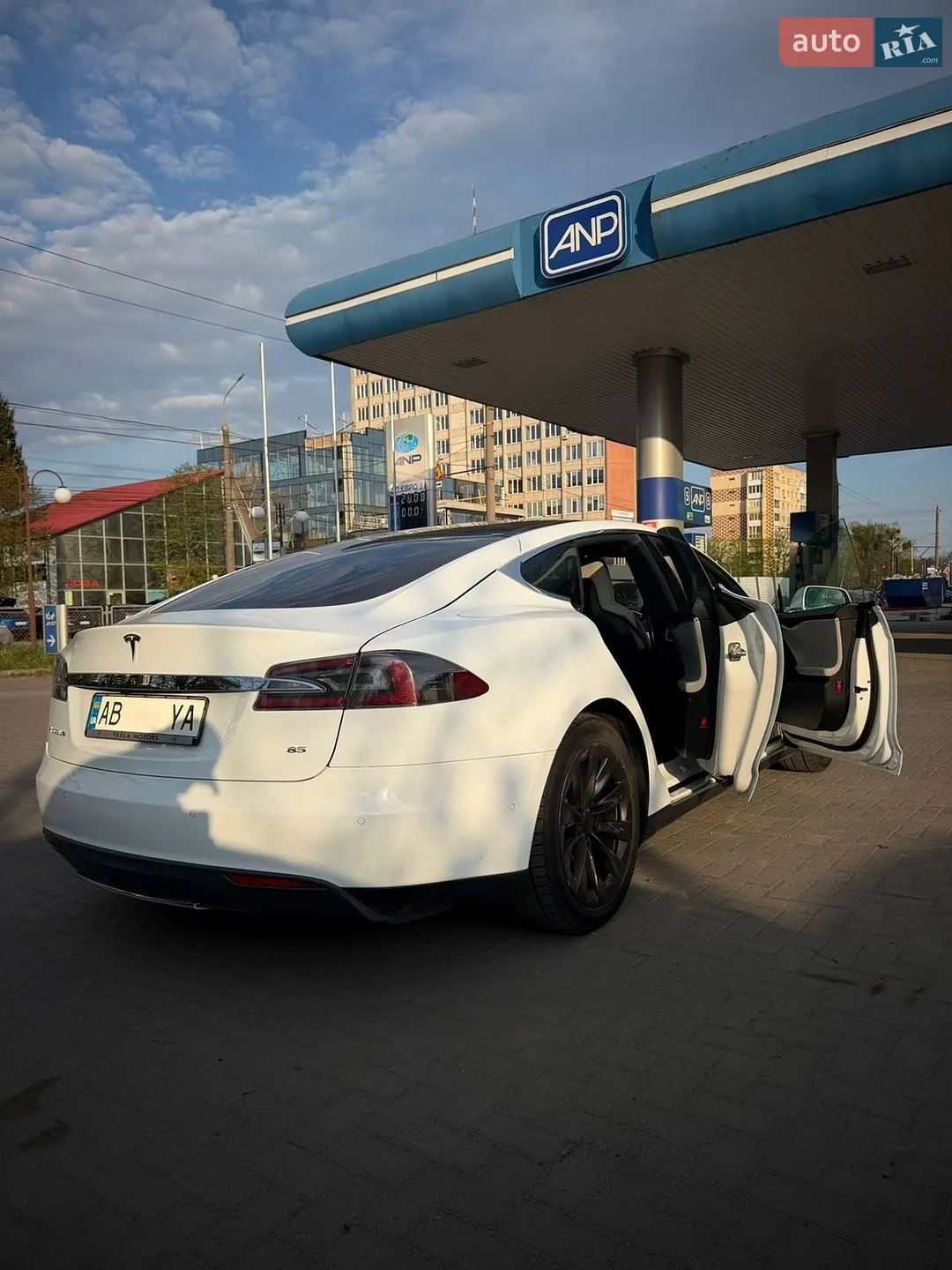 2014 Tesla Model S - мініатюра 6
