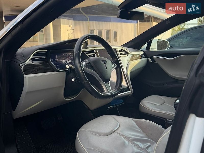 Ліфтбек Tesla Model S 2014 в Вінниці