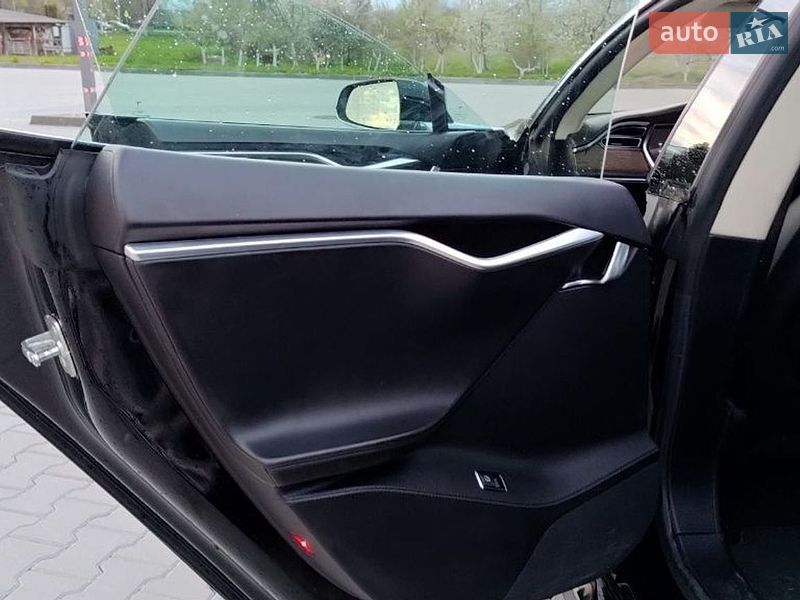 Ліфтбек Tesla Model S 2013 в Богородчанах