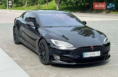 Ліфтбек Tesla Model S 2017 в Світловодську