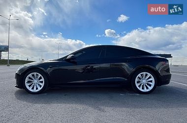 Лифтбек Tesla Model S 2018 в Львове