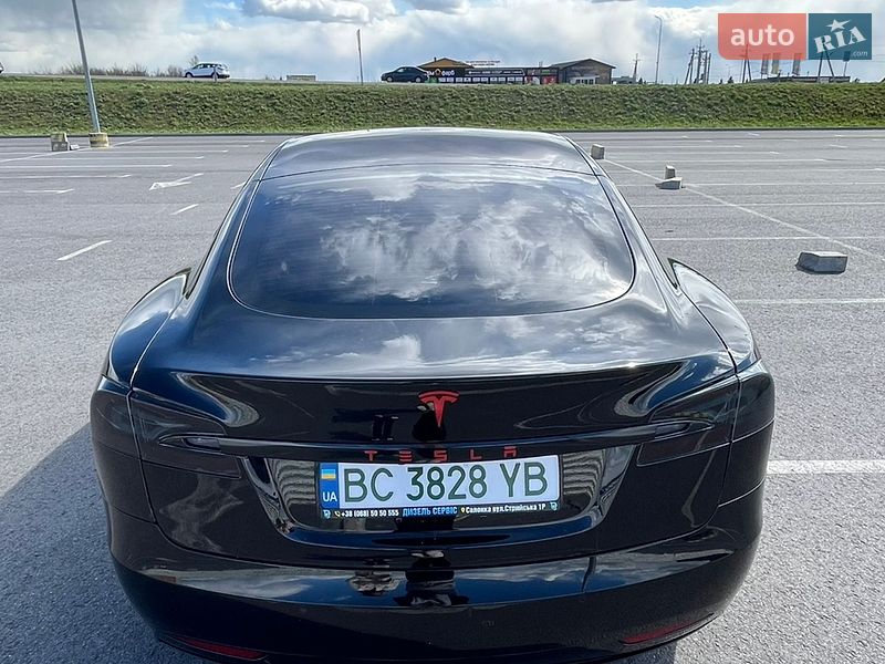 Лифтбек Tesla Model S 2018 в Львове