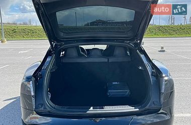 Лифтбек Tesla Model S 2018 в Львове