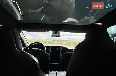 Лифтбек Tesla Model S 2018 в Львове