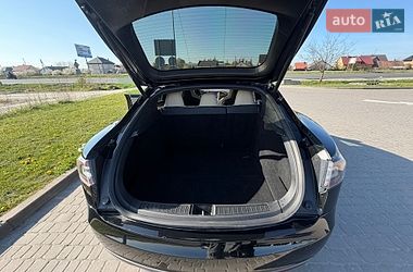 Лифтбек Tesla Model S 2015 в Львове