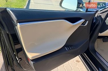 Лифтбек Tesla Model S 2015 в Львове