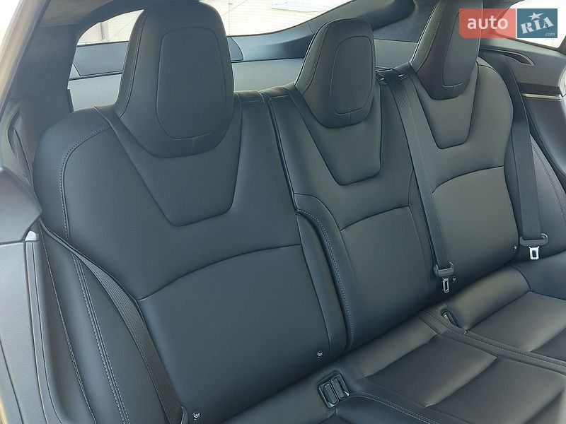 Лифтбек Tesla Model S 2018 в Николаеве