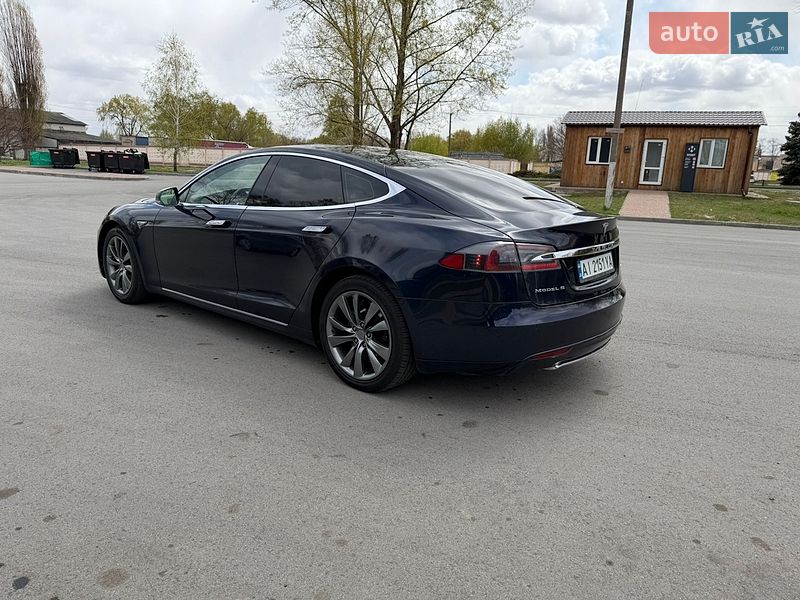 Лифтбек Tesla Model S 2014 в Чернигове