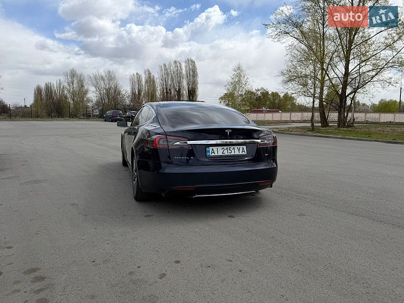Лифтбек Tesla Model S 2014 в Чернигове