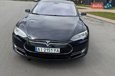 Лифтбек Tesla Model S 2014 в Чернигове