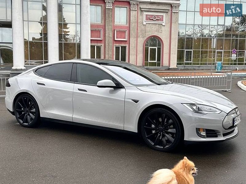 Лифтбек Tesla Model S 2013 в Одессе